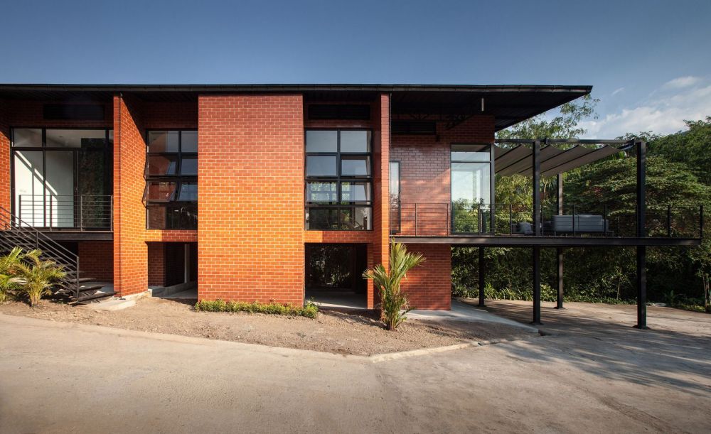 Brick houses - durability for a tropical climate in Phuket (ID: 12473) LT_ADVGR_ALTPHOTO 1